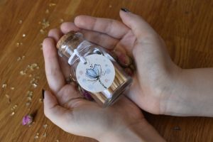 Cerillas con etiqueta casera